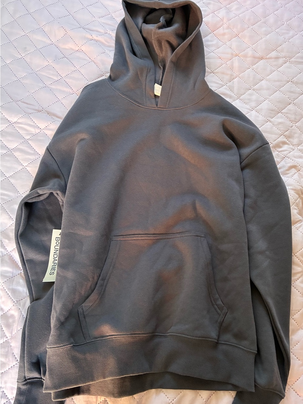 No Boundaries Men’s Charcoal Gray Hooded Sweatshirt